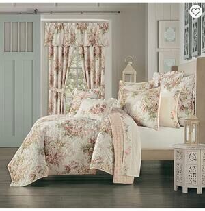 NEW! Full/Queen Royal Court Estelle Floral Quilt Set Coral